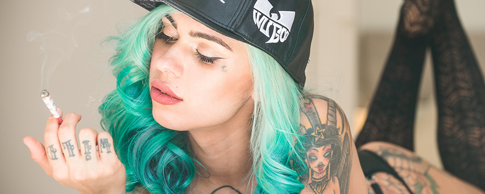 Weederymodels's tweet photo. Would you smoke with me? https://t.co/uGPBQ7eW8N