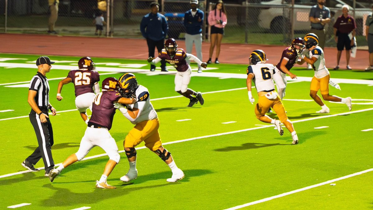 MrAmigo's tweet image. Mix a great back with blazing speed and the toughness of a Skattebo and   a monster guard with size, heart, and high IQ and all you get are holes big enough to drive the team bus through @augie_fast @MaddoxMcG2027 #staylocal #diamondsintherough @spedbraet @KStateFB @KU_Football