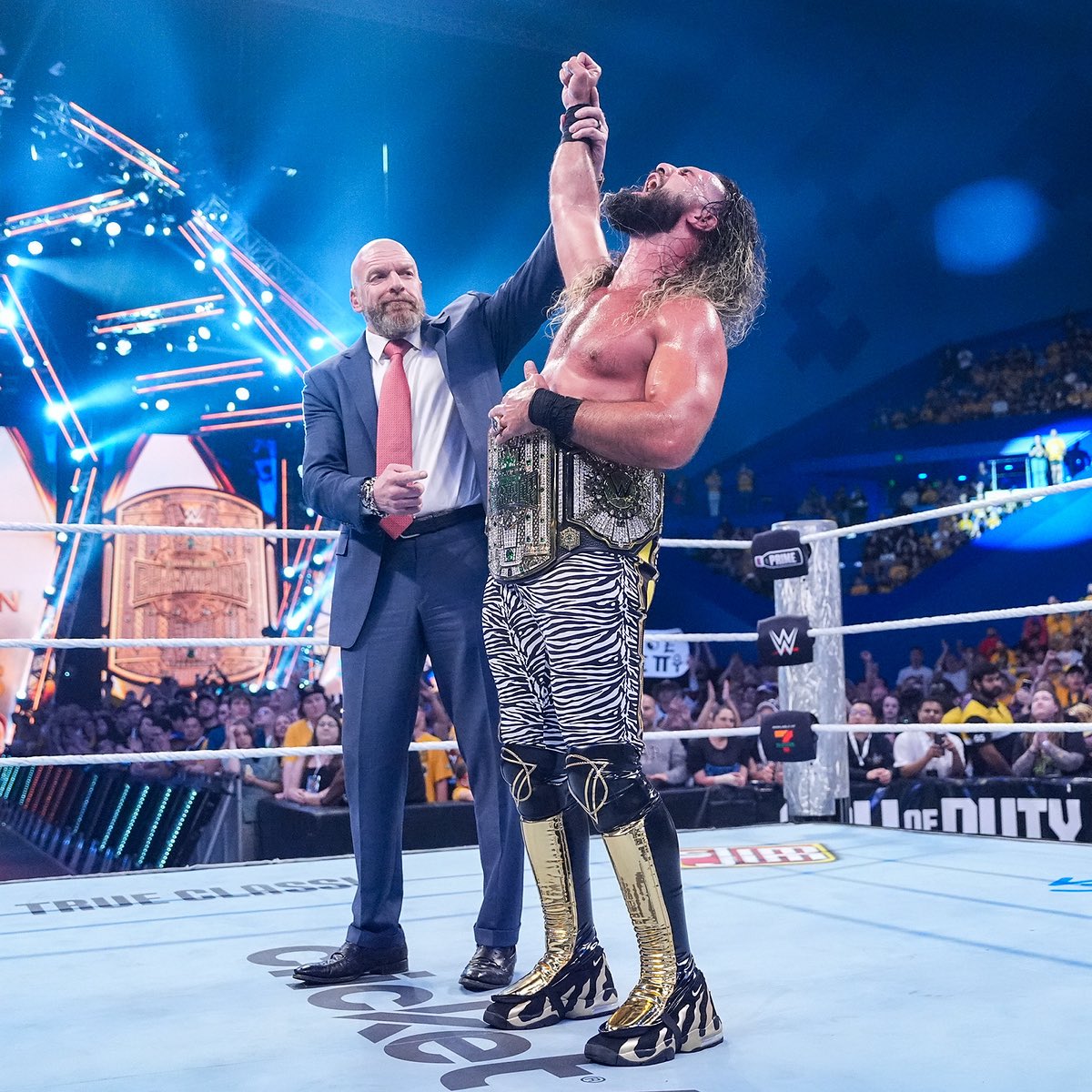 Watch me reign. ⚝ NOT @WWERollins. tweet media