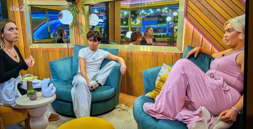 alexr_241's tweet image. I just knew Jenny was going to eat up these bitches when she took them to her powerhouse #BBUK