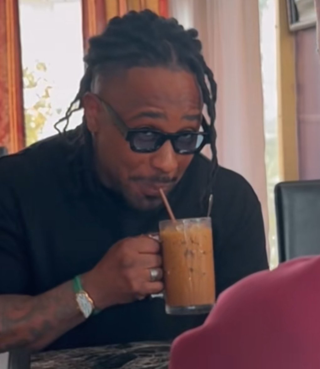 MainEventChris_'s tweet image. Me waiting for the BBQ sauce they forgot to give me
