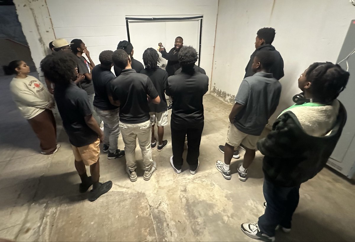 ✨ Empowering Our Future ✨
This week, <a href="/SaaacamTx/">SAAACAM</a> partnered with the Brothers of Alpha Phi Alpha Fraternity, Inc. and their Alpha Gents mentoring program to welcome 20 young men into our new museum.
Together, we’re rewriting the narrative—one experience at a time.

🖤 #SAAACAM