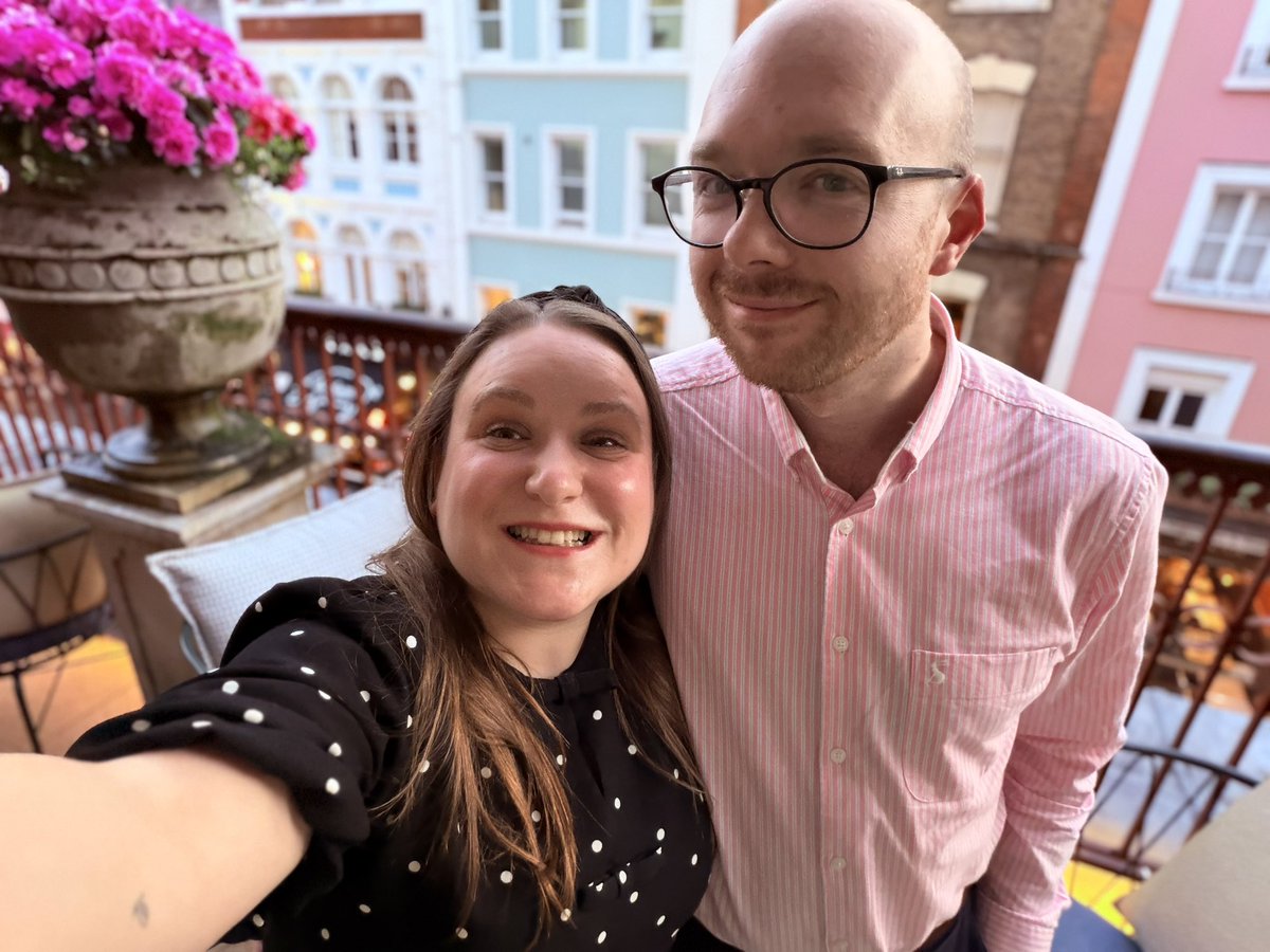 First time watching Q the music with <a href="/DebStevo90/">Deborah</a> and probably won’t be the last. A cracking evening with some excellent music! #JamesBond #bondtwitter