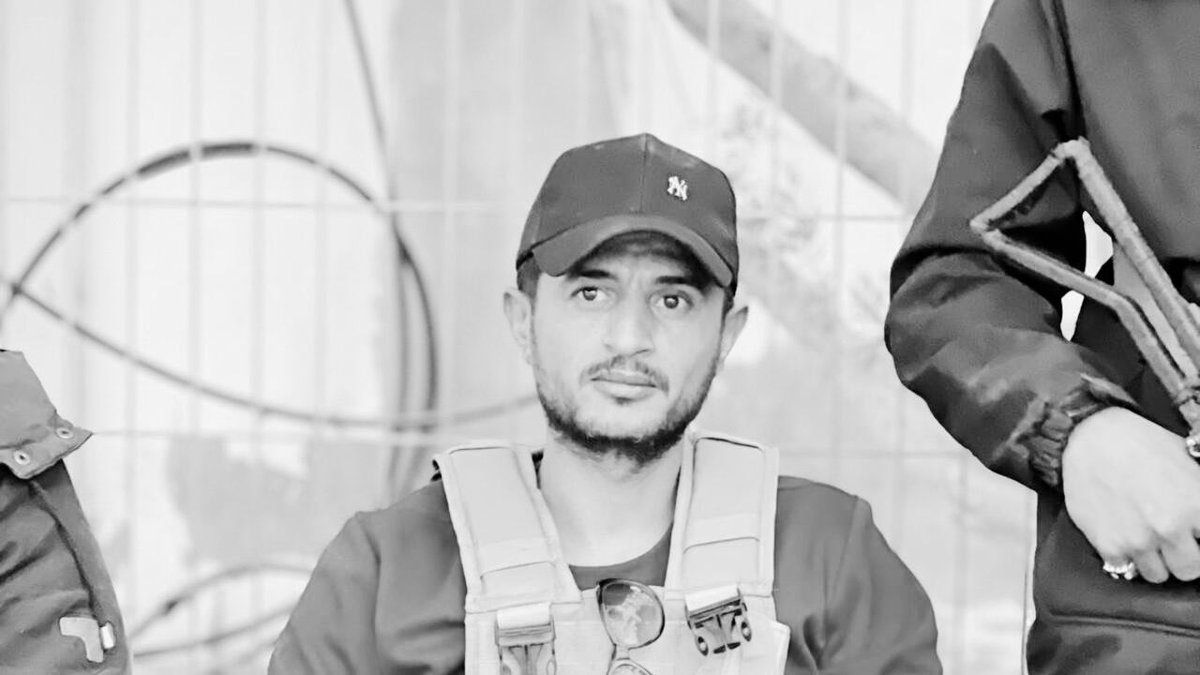 a_alsarii90's tweet photo. أين المفر ؟ مدينة تُطارِدُك بأكملها 
الكُل يبحثُ عنك .. 
لن يسترك الظلام ولا أكوامُ الحُطام
أنت الهدفُ وإن طال الطريق 
سيقبضون عليك 
حتى وإن اختبأت في احشاء نتنياهو 
#غزة   #صالح_الجعفراوي https://t.co/Z3fI6kcQxq