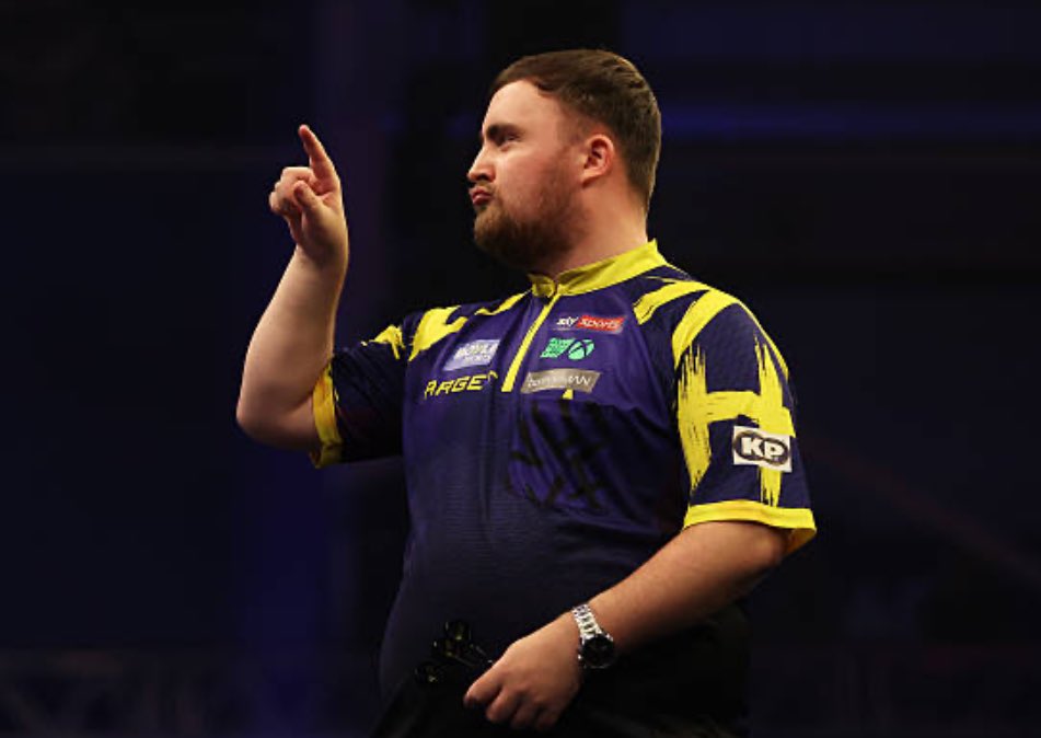 🚨 LUKE LITTLER 🏴󠁧󠁢󠁥󠁮󠁧󠁿 VIENT DE CONFIRMER QU’IL JOUERA LES CHAMPIONNATS DU MONDE JUNIORS DÈS DEMAIN !!! 🤯💣

Gian Van Veen 🇳🇱 participera également…bonne chance aux jeunes mdrrrrr 🤣

#Darts #lequipeFLECHETTES