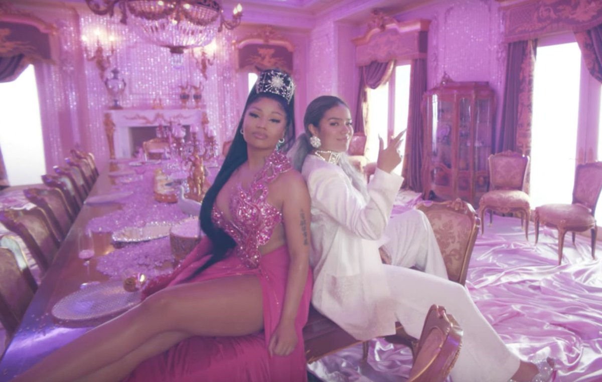 <a href="/anittagolden/">Anitta Golden</a> mas não são vocês que querem se meter em discussões alheias envolvendo a Nicki sem ninguém ter perguntado? que esquisito, Golden!