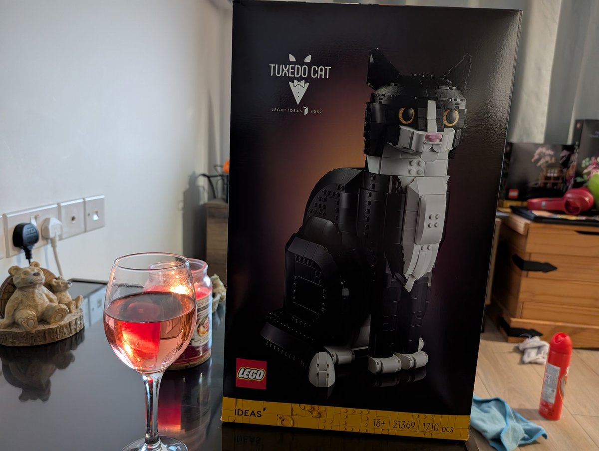 Piixxiebuns's tweet image. lego date night (with myself)