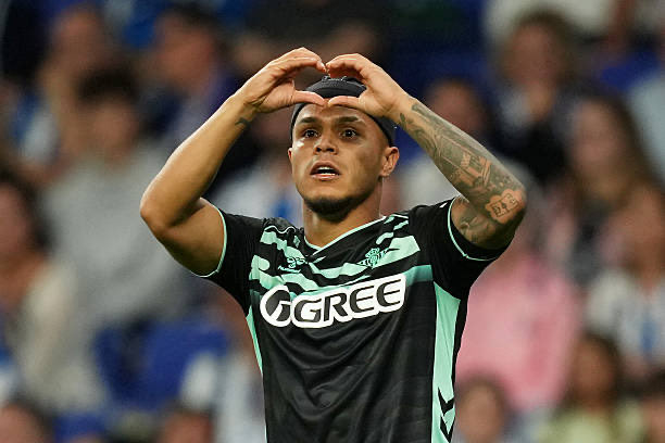 🟢 Mañana a las 11:00h, volvemos con un nuevo directo verdiblanco 💚

👉 Arranca la semana de entrenamientos del #Betis
👉 Seguimos a los internacionales 🧳
👉 El espectacular Mundial Sub-20 de Pablo García 🌍
👉 Y mucho más…

¡Nos vemos mañana, familia! ⚽💪