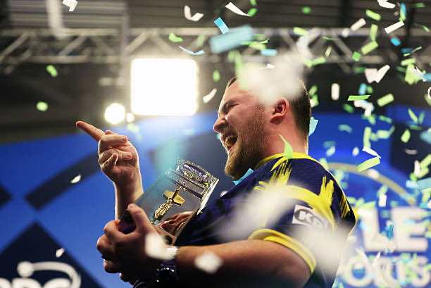 Ce soir, Littler 🏴󠁧󠁢󠁥󠁮󠁧󠁿 a remporté 5 des 6 sets dans une dernière manche décisive ! 🤯

CLUTCH ☢️ 

#WGPDarts #lequipeFLECHETTES