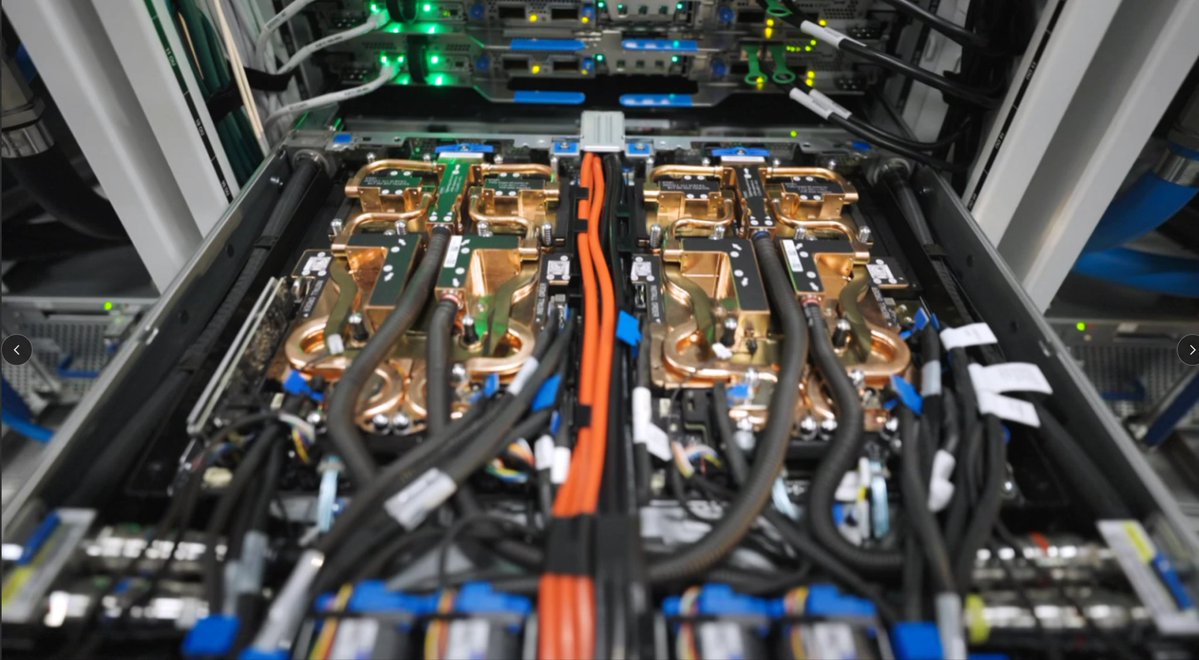 elhackernet's tweet image. Microsoft implementa el primer clúster GB300 NVL72 de Azure del mundo: 4.608 GPU GB300 unidas entre sí para formar un único acelerador unificado capaz de 92,1 exaFLOPS de inferencia FP4

4.608 GPU GB300 conectadas mediante NVLink 5
37TB de memoria
azure.microsoft.com/en-us/blog/mic…