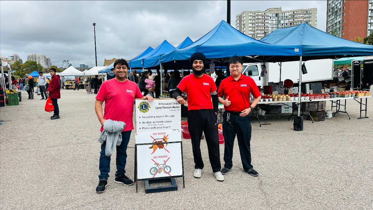 PeelCrimeStopp's tweet image. A beautiful day to pick up fresh seasonal produce at the @LionsFarmersMkt fundraising project. Join us every Sunday 8am - 3pm (Closes: October 26)  More info:
More Info: lionscentral.com/farmers-market…
#HappyThanksgiving #SupportLocal #StrongerTogether