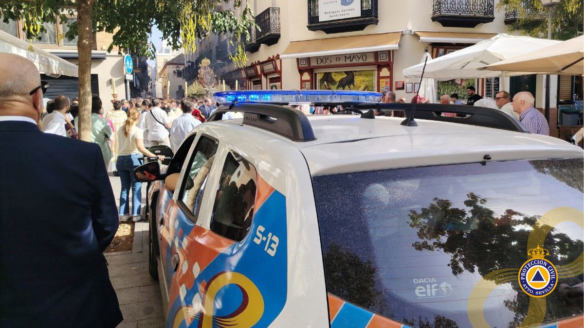 📍 Servicio preventivo en la salida procesional de Ntra. Sra. del Rosario, de la <a href="/hdadhumeros/">Hdad. del Rosario de los Humeros</a> .

👥 Dispositivo desplegado para garantizar la seguridad y el buen desarrollo del recorrido.

Gracias por la colaboración.

#PCivil #GloriasSevilla25