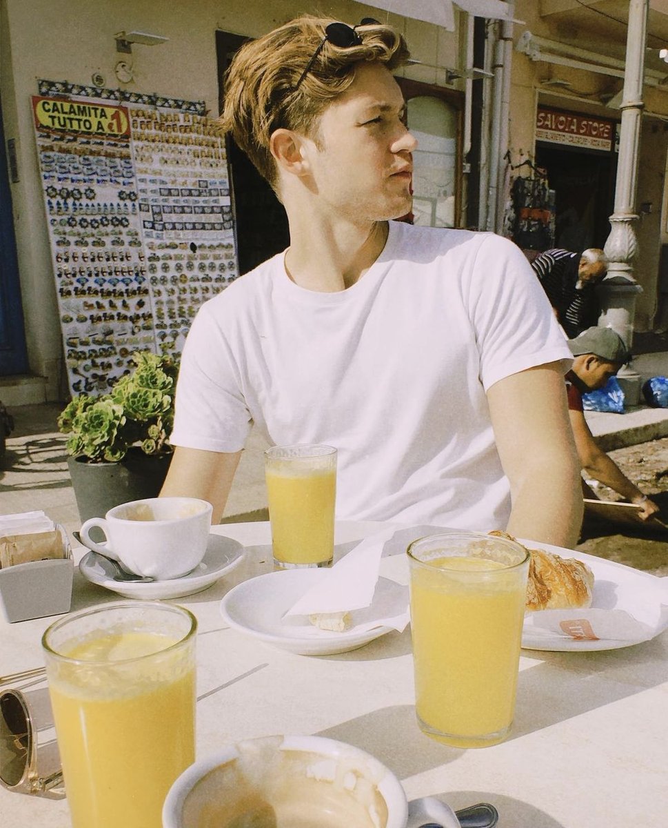 mainsfieldboy's tweet photo. —— —— —— ——
← ● 𝑪𝒂𝒎𝒆𝒓𝒐𝒏.𝒎𝒂𝒊𝒏𝒔𝒇𝒊𝒆𝒍𝒅   
⠀⠀⠀ https://t.co/hBjflvR5UU