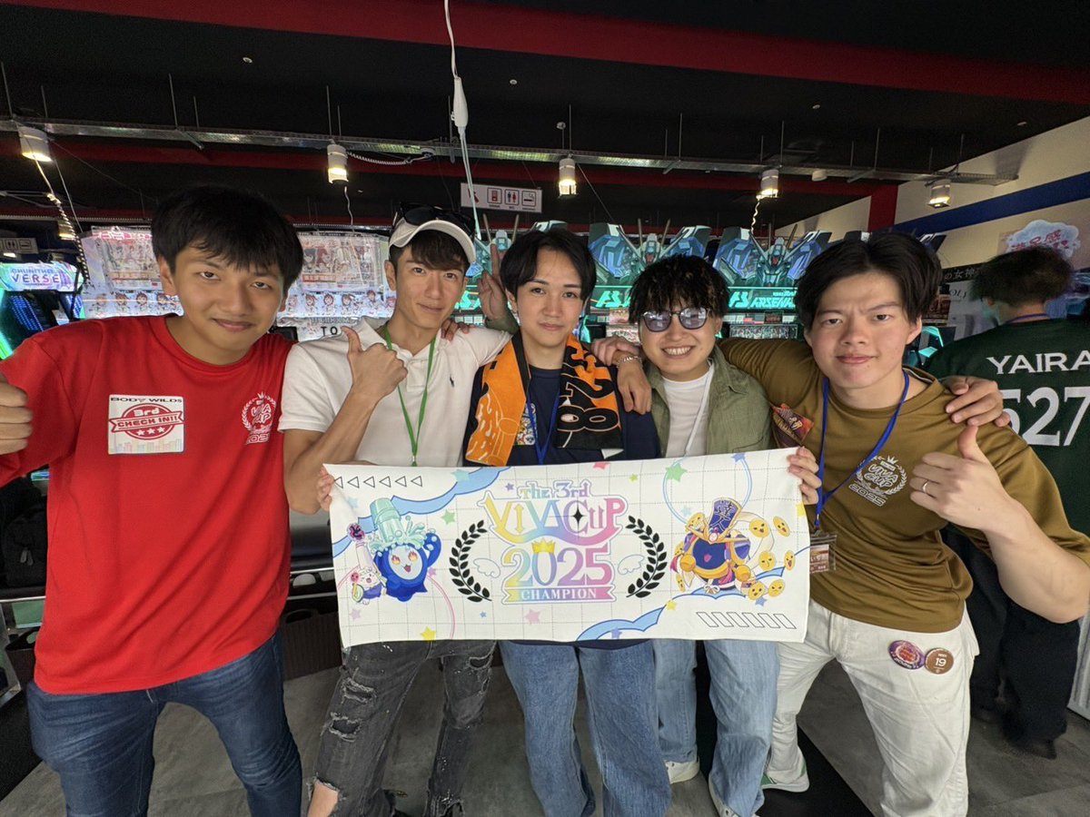 _fuyoshi's tweet image. 上げ忘れてたVIVAにいた98の代集合写真〜
少数精鋭