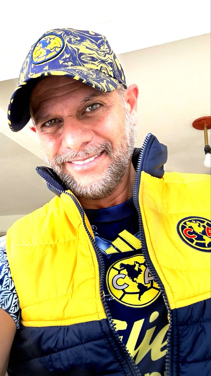 Feliz aniversario mis amadas aguilas <a href="/ClubAmerica/">Club América</a> !!! #109DeGrandeza #clubamerica #azulcrema