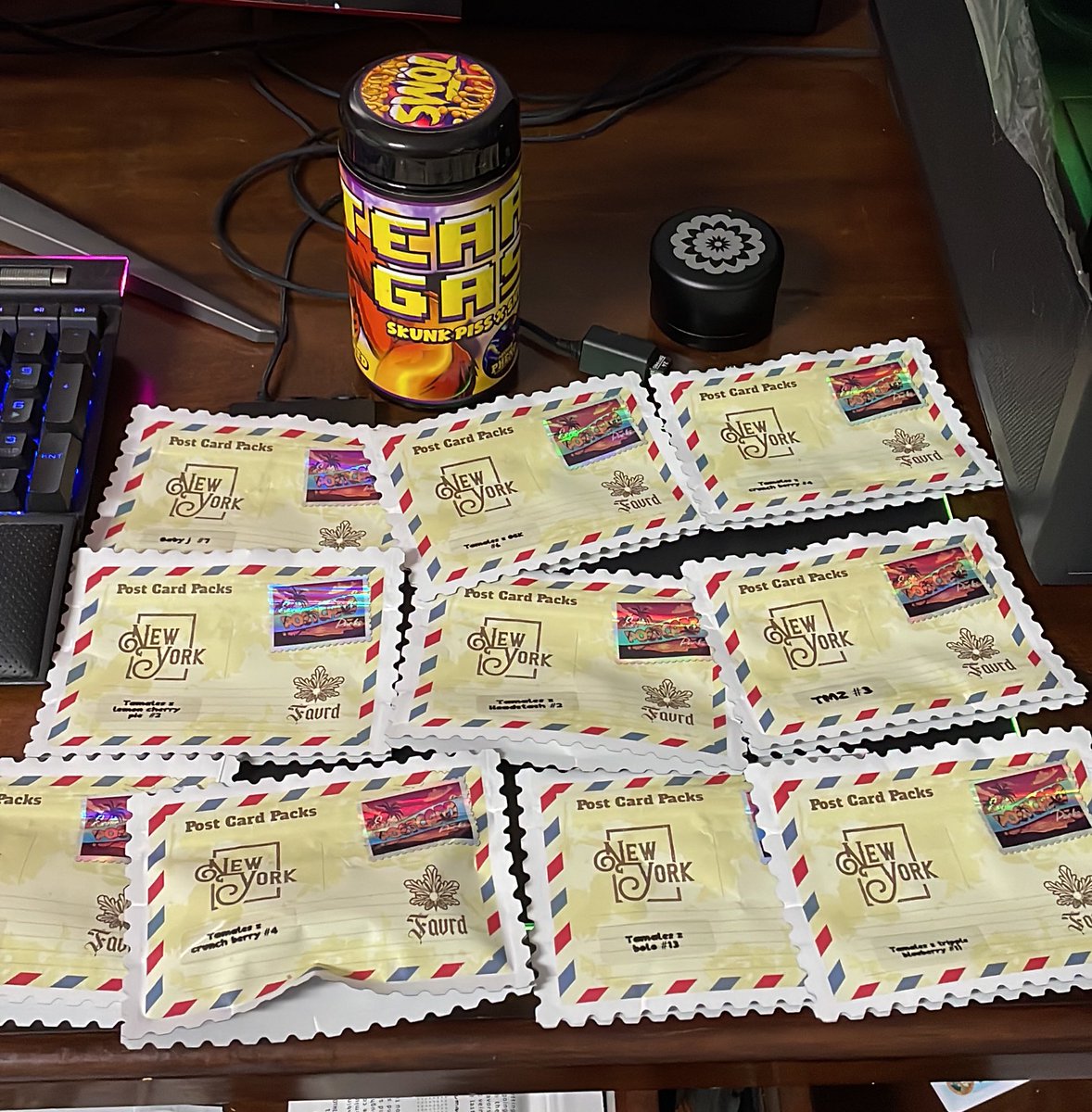 You’ve got mail ✉️ what a run- got about a nug of crunch berry and lemon cherry pie. Can’t wait for this next drop <a href="/mitten__master/">Mitten Master</a> <a href="/PostcardPacks/">Postcard_Packs</a> <a href="/Favrd_exotics/">FAVRD_Exotics</a> <a href="/FiyaFarmer/">FiyaFarmer</a> #LeaveCrunchBerryAlone