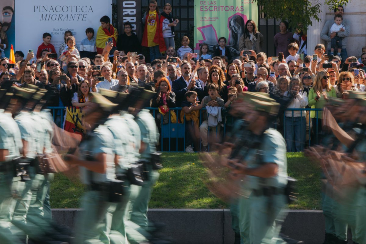 Con el pueblo, con el ejército.
#12Octubre #DiadelaHispanidad
