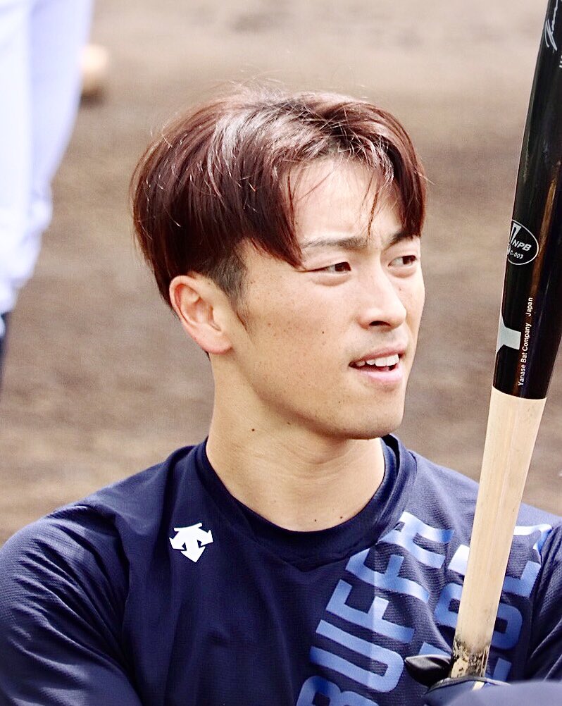 crq9fs's tweet photo. 一軍二軍に関係なく、どの試合もユニは泥だらけの周平さん。どんなに勝てなくても、周平さんがベンチにいるだけでワクワクしてたし、周平さんのいないオリックスは想像できないけど、絶対まだまだやれると信じています。どこに行っても応援します📣#福田周平 https://t.co/3SaNkjnvie