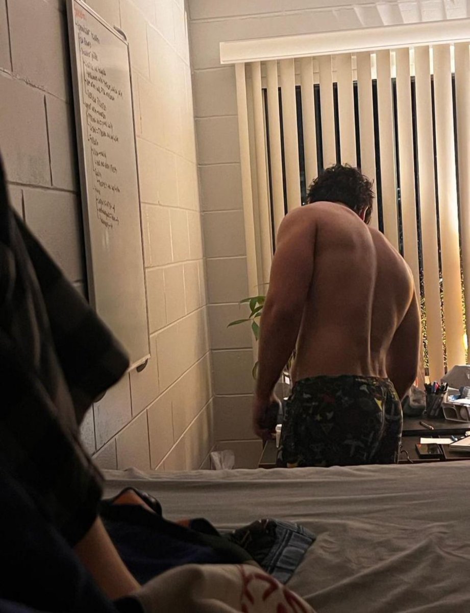 Samposesnow's tweet image. Favorite photos my ex ever took of me