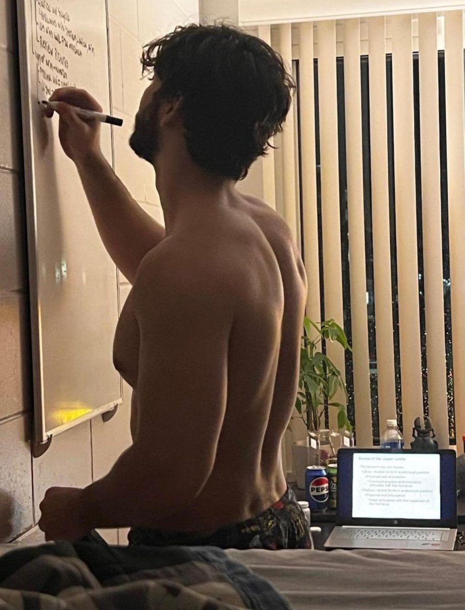 Samposesnow's tweet image. Favorite photos my ex ever took of me