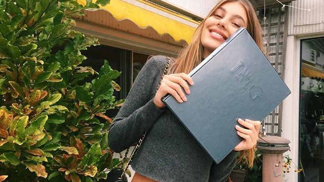 eternaldior's tweet photo. my dream is to be a rich girl living near the coast in her huge mansion with a world of minimal worries https://t.co/BqJjtMnhA4