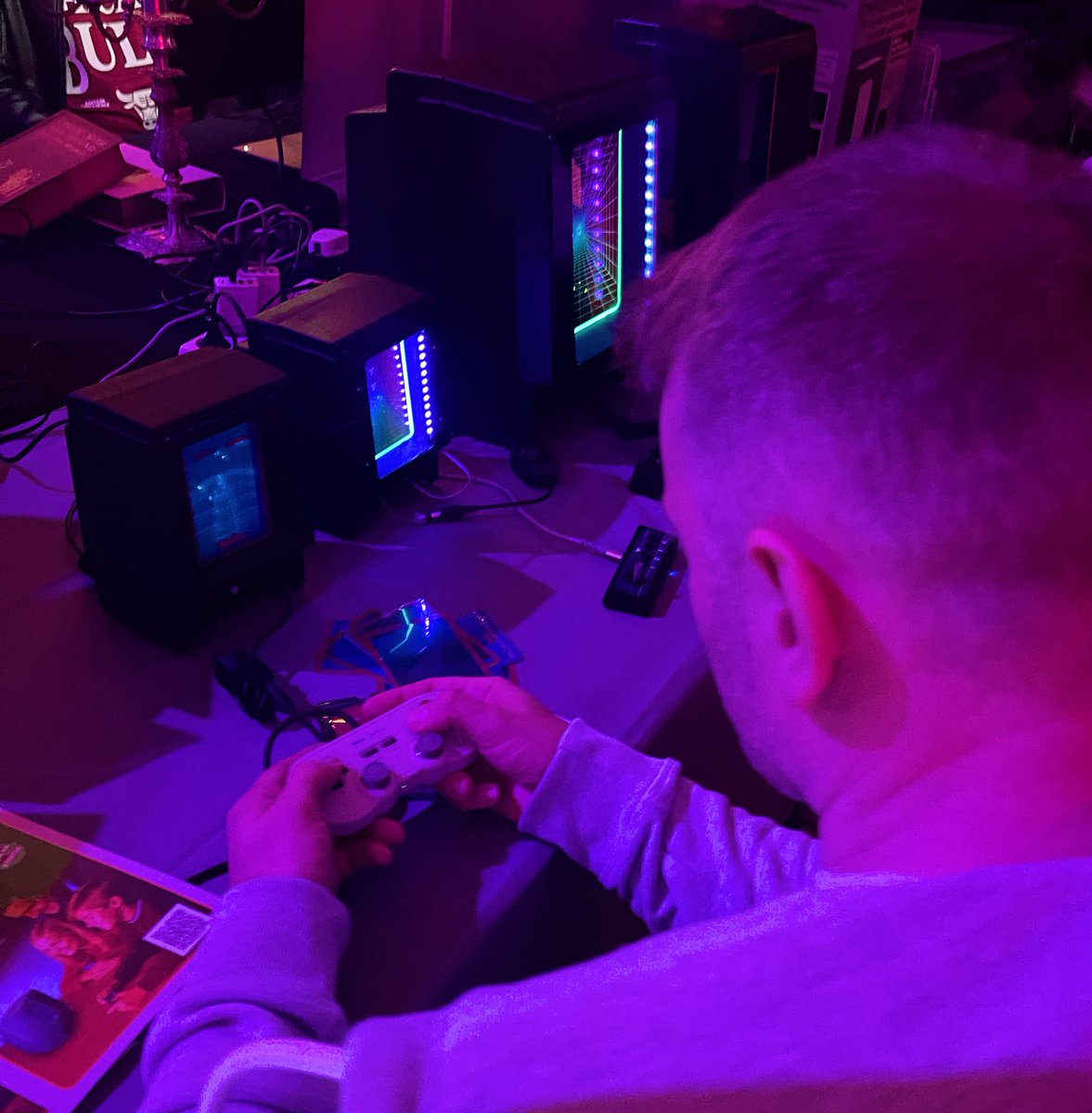 Get your hands on the Vectrex Mini 🕹️4000 people have signed up already!

Just 3 weeks to go until the Vectrex 🎮 Mini Kickstarter launches. 🚀 

Get early bird rewards and the chance to get your hands on one - here: kickstarter.com/projects/18523…

From <a href="/VectrexOn/">Vectrex Official</a> / <a href="/DavidOghia/">Papi Geek 🇫🇷</a>