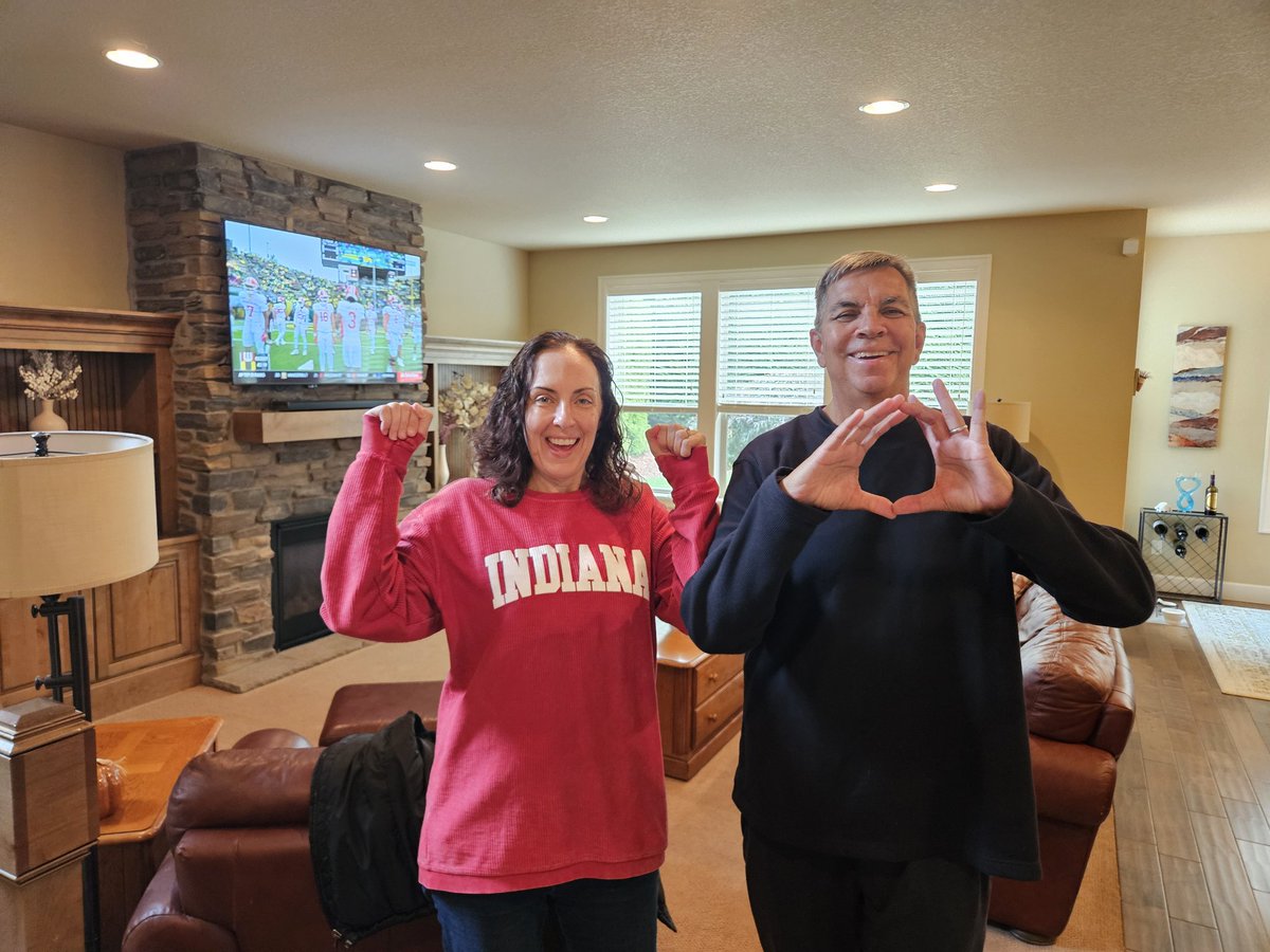 Goducks2003's tweet photo. @CrimsonCast Yes your team Won and a Team I cheer for because my wife is a IU Grad, but I bleed Green &amp; Yellow #AlwaysADuck hope overall your trip was good and you enjoyed Oregon #GoDucks and #GoHoosiers until they meet again. https://t.co/gOfMbX7FsH