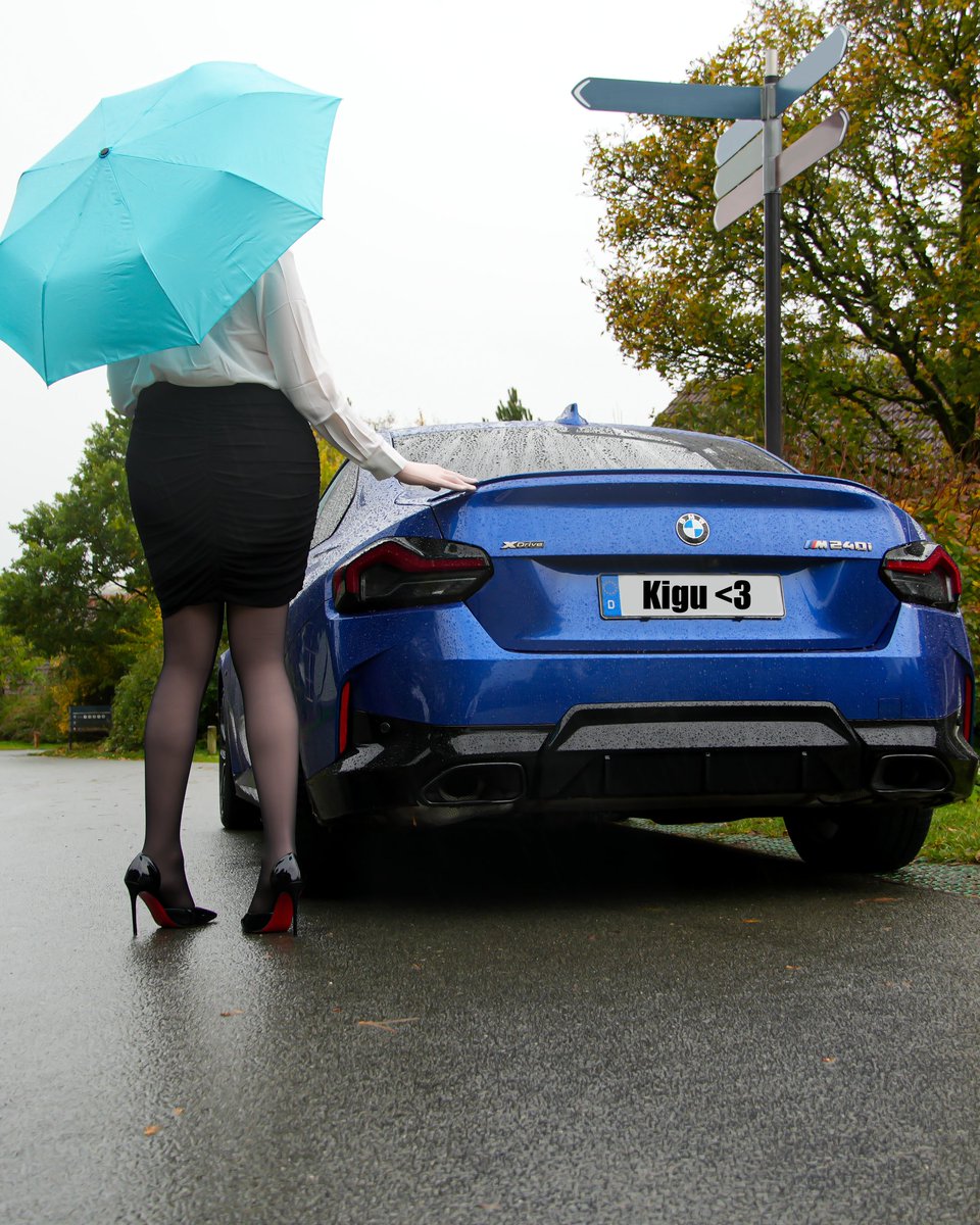 Fun fact about me: 
While I do love Kigu I also have a second big hobby: Cars! (Not the movie) 🩷

📸: <a href="/KyoukaKig/">KyoukaKig</a> 

#kigurumi #着ぐるみ #kigu #三月七 #HonkaiStarRail #BMW