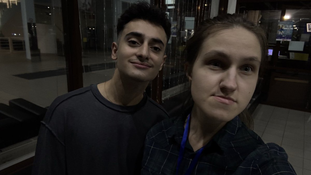 phpaulinaa's tweet image. У меня наконец-то появился фотография с Артуром