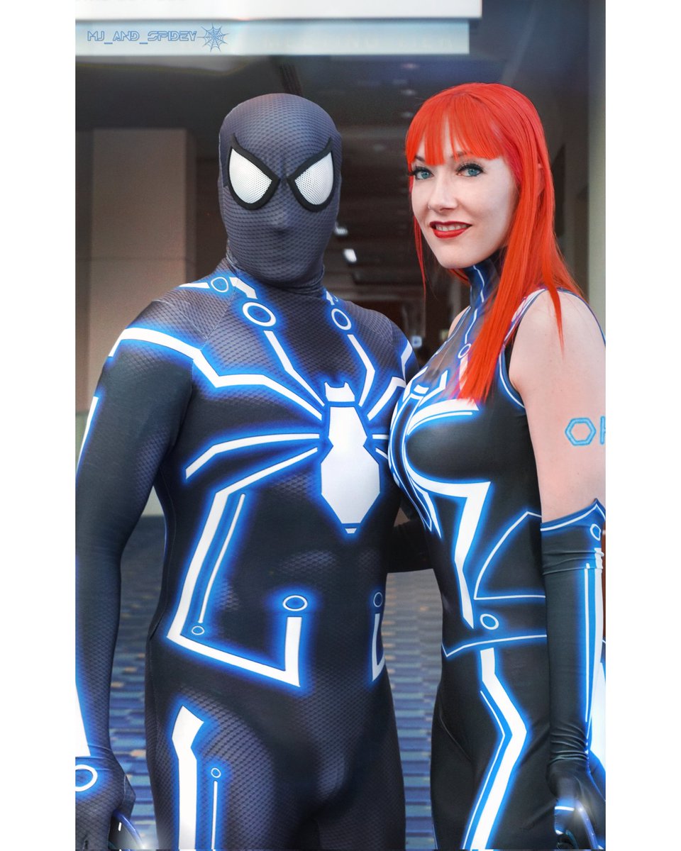 MJ_and_Spidey's tweet photo. 「 Are we still to create the perfect system...? 」• TRON and TRON: Legacy are two of our favorite films, and we've been waiting so many Grid-cycles for TRON: Ares! ✨ Saw it last week - and we weren't disappointed! 🥏💙🕸️ #SystemInitialized #DigitalJazz #TRON #SpiderMan #MaryJaneWatson #TRONAres #TRONLegacy #GhostInTheMachine
ISO_MJ and Spider\PROGRAM: @MJ_and_Spidey
Image: Spidey 💻
#MJandSpidey #TRONCosplay #Quorra #Cyberpunk #Disney #AI #VideoGames #Gaming #GamerGirl #SpiderVerse #SpiderManCosplay #Marvel #Cosplay #CosplayGirl #CosplayCouple #Retrowave #SciFi #NineInchNails #JaredLeto #NewYorkCity #NewYorkComicCon #NYCC2025
「0x1350185」