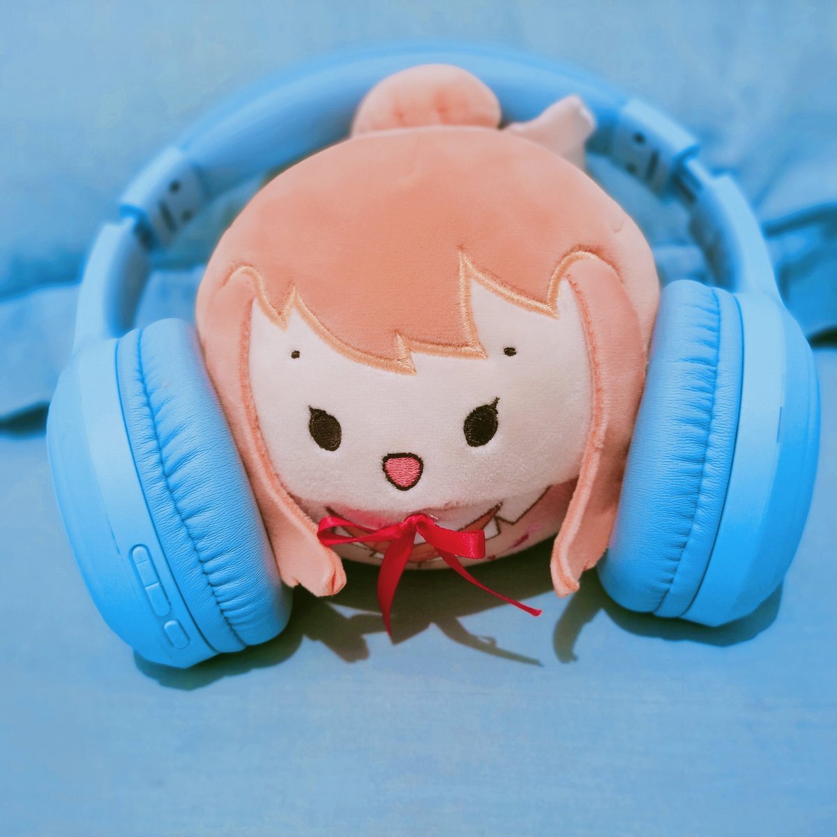 GaoPengToys's tweet image. 🎀Smaller yet softer, this Onigirika is ready to be your cuddle buddy!

🌷Onigirika&apos;s soft, round shape and red ribbon make it super adorable! We&apos;re thrilled to be working with @ayacchi_corner  to bring this drawing to life!

🎨Adopt an Onigirika and receive a surprise exclusive…