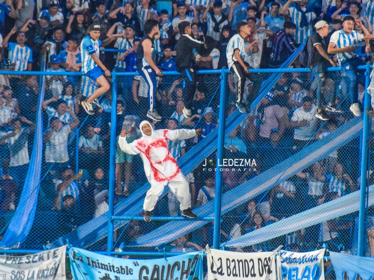 ¡¡¡ OTRA B SERAAAAAA !!!

<a href="/CASMOficial/">Club Atlético San Martín</a> 🅱️👻