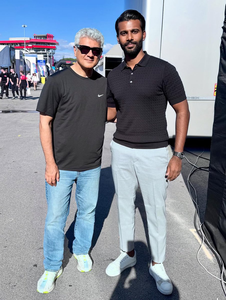 AjithFCOnline's tweet image. Latest pics of #AjithKumar sir with fans.

#AjithKumarRacing | #AK64