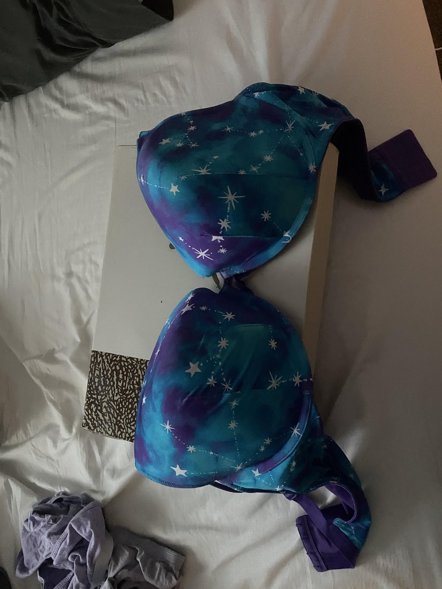 Girl sexy bra 18k tweet media