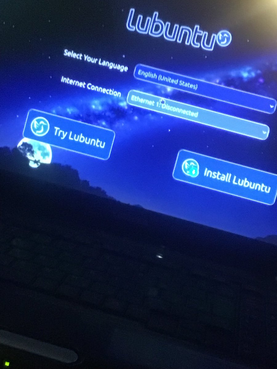 tommy_gone_wild's tweet image. るぶんつ　#Lubuntu

core 2 duoのパソコンにはWindows11は入れられんからな。