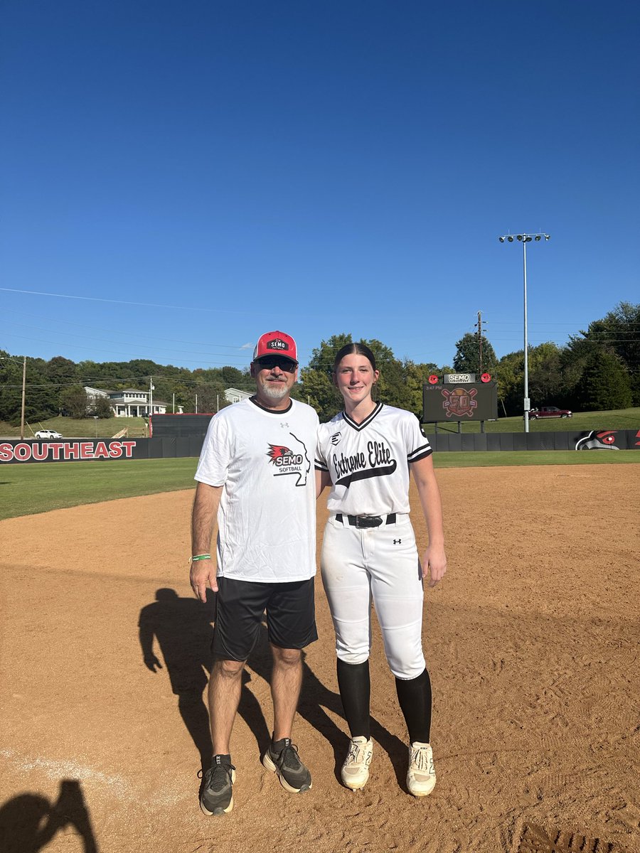 katiejohnson_09's tweet photo. I had a great time at @SEMOsoftball camp today! Thank you @CoachRedburn @semoCoachJones and @coachwallensemo For hosting such an amazing camp and making it a great learning environment   

Go Redhawks❤️🖤
@ExtremeElite_16 https://t.co/mqS1afPLjh