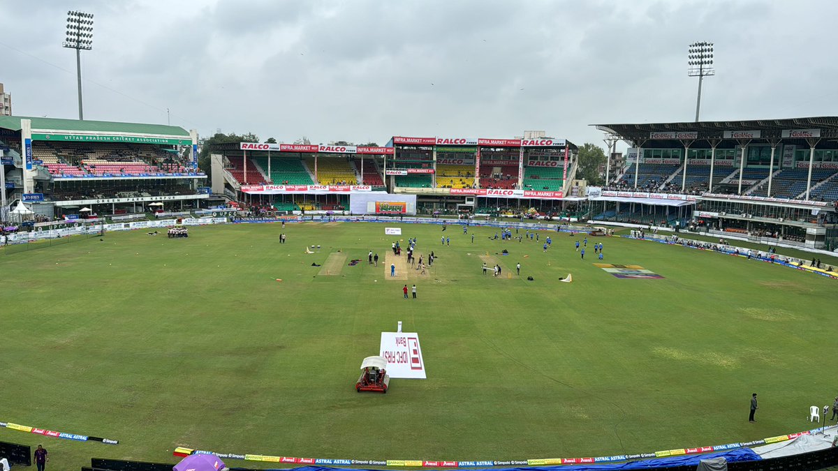 KanpurUpdates's tweet image. After multiple proposals related to redevelopment of Green Park, UPCA comes with yet another proposal.
~ 51000 seating capacity.
~ Parking for 2000 vehicles.
~ A 7 Star Hotel on PPP basis.
DPR will be sent to UP Govt by 15th Oct with an estimated cost of 700 crore.