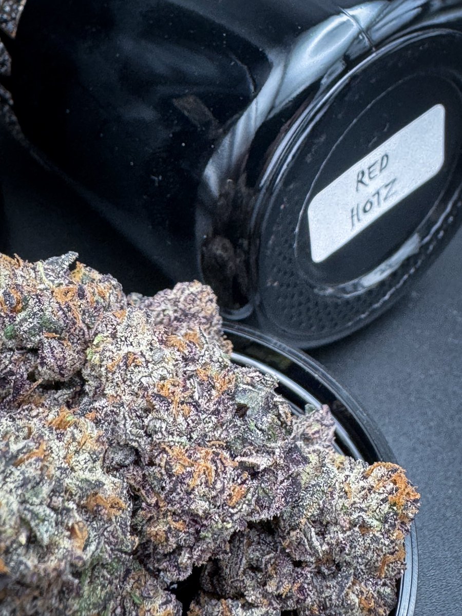 FoggedUpGlass_'s tweet photo. Extremely impressed with this lineup from @elusive_la 

It’s hard to find a grower with a roster of strains/flavors where everything is liked by an individual but I’ve been genuinely happy with all the cultivars I got to try this round

If you’re looking for something new to try 👀 

To name a few that stuck out to me in no particular order..

 Red Hotz,  Calamansi Limez, and Blood Orange

@obf415 @obf415 @obf415