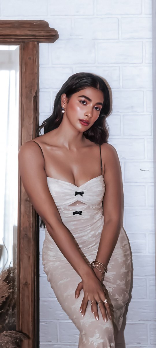 itzDanie__'s tweet image. Happy Birthday Pooja Hegde❤️‍🔥🍫