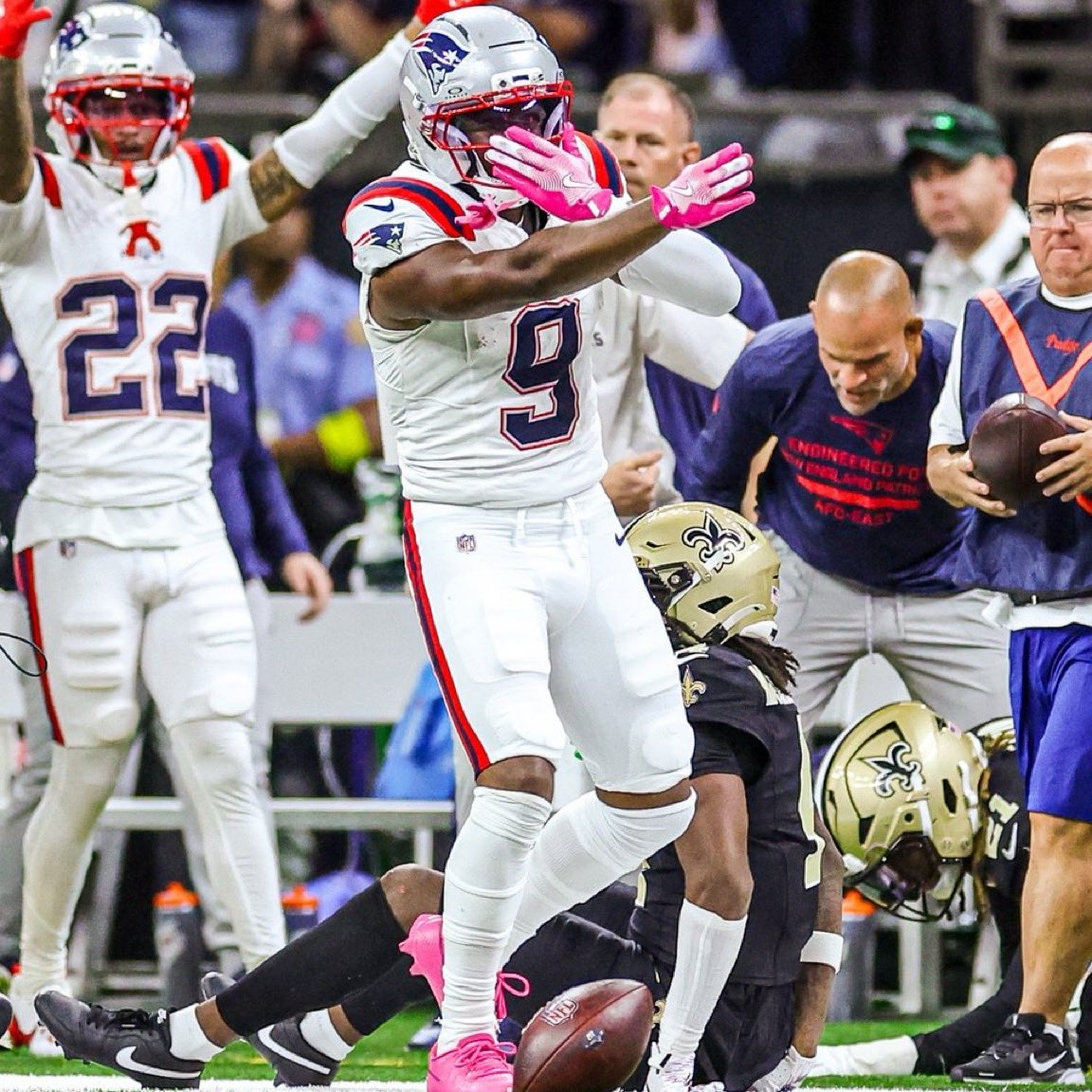 PatsPlanet_'s tweet image. I Diggs the Boutte, girl..