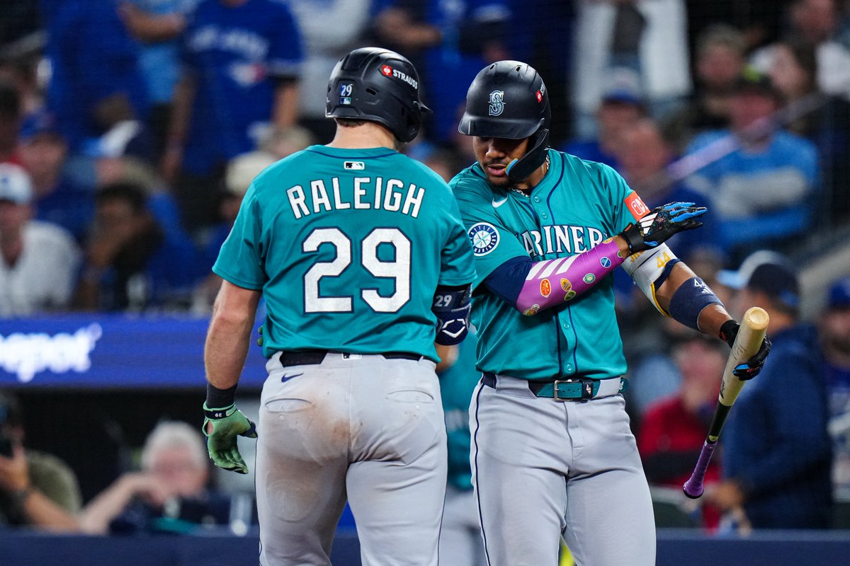 The Mariners have a 3-1 lead heading to the bottom of the 9th in Toronto!

Tune in to #MLBTonight with @SeverinoMLB, @YonderalonsoU & @jonmorosi after the game for full postgame coverage 📺 