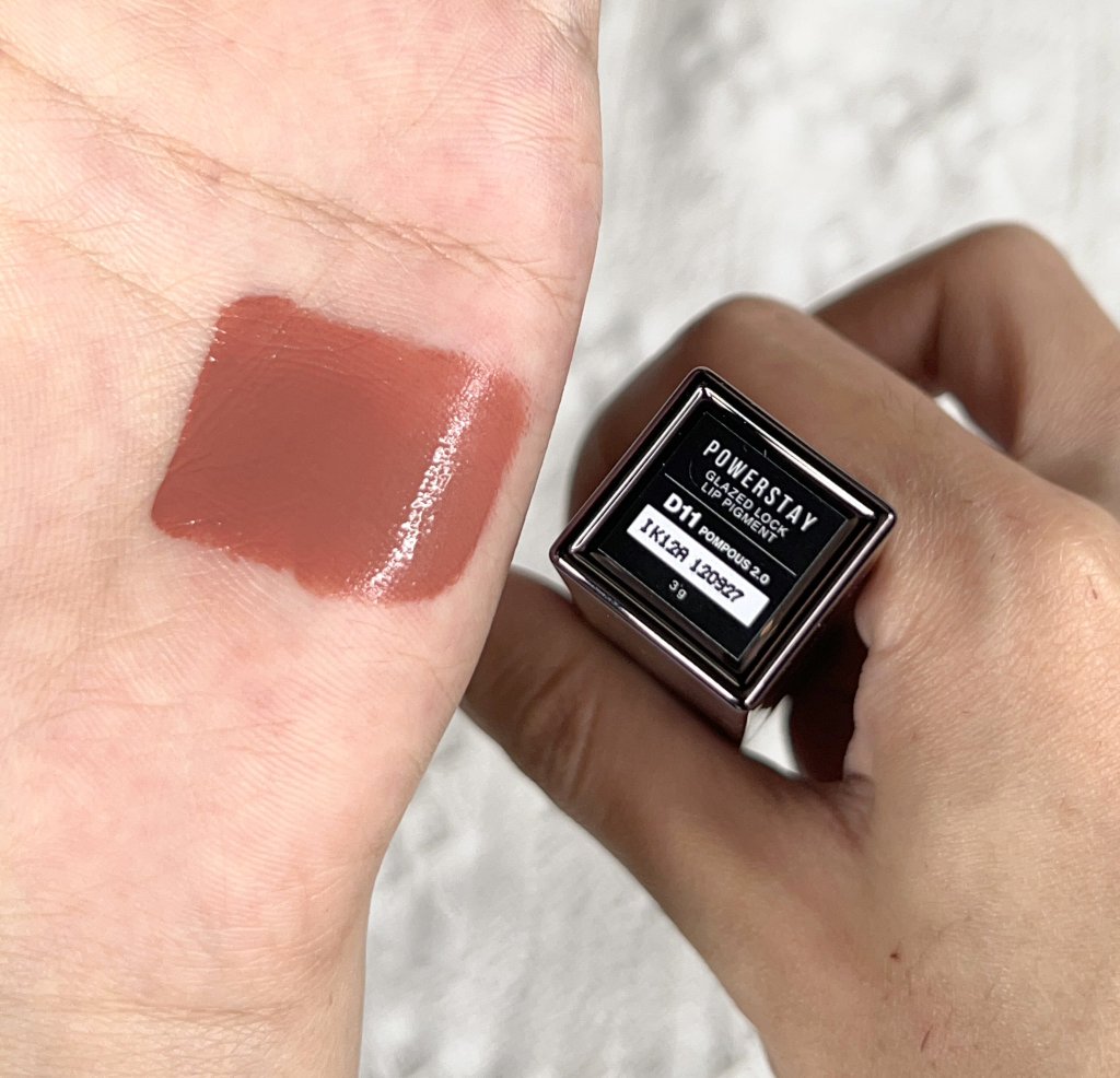 Make Over Lip Glazed deserves more hype! 👏🏻

People say it’s a dupe for Vinyl Ink, but for me Lip Glazed ni even better.

Shade range dia on point for Asian skin tone, and it covers two-toned lips perfectly. And yes, it lasts all day! 💄✨
