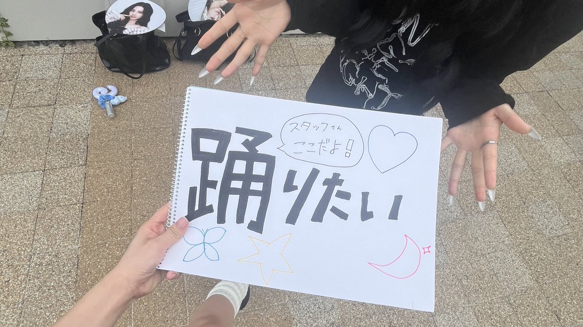 pokp__2's tweet photo. 有明2日目❤️

ひなさんと掛け声がんばった♪♪
ダンスの時めっちゃアピールしてたのに映らなくて恥ずかしかったWWWW https://t.co/HbE9uKseId