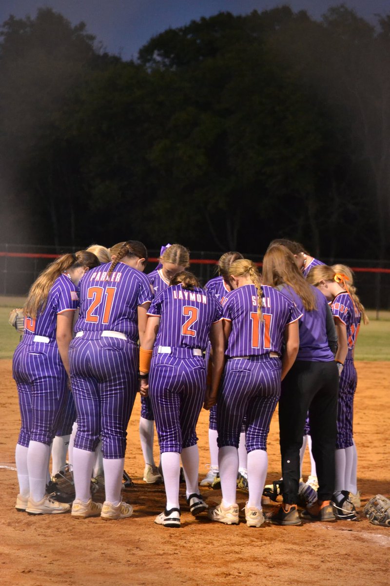Unity12U's tweet image. First Super Select of the season in the books! 💪
We didn’t get the outcome we hoped for, but we finished 1-3-1, giving up only 12 runs total against some of the top teams in the country.
These girls are built tough, work hard, and never back down.
Proud of their fight — lessons…