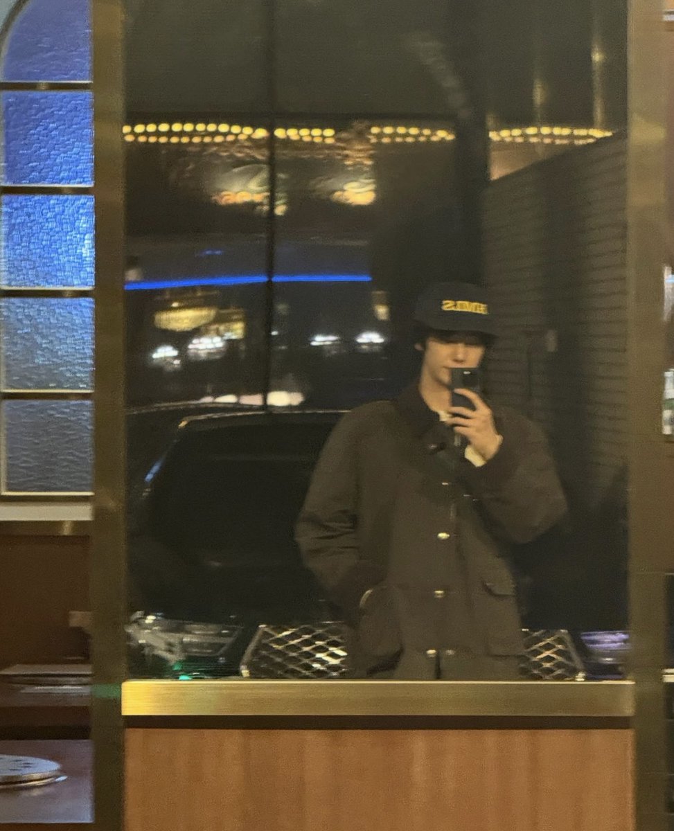 mooxbebe's tweet image. Just our mirror selca against the world 😌

#MBBSD #MONBEBEselcaday #MBBselcaday #HYUNGWON 
#형원 #MONSTAX #몬스타엑스