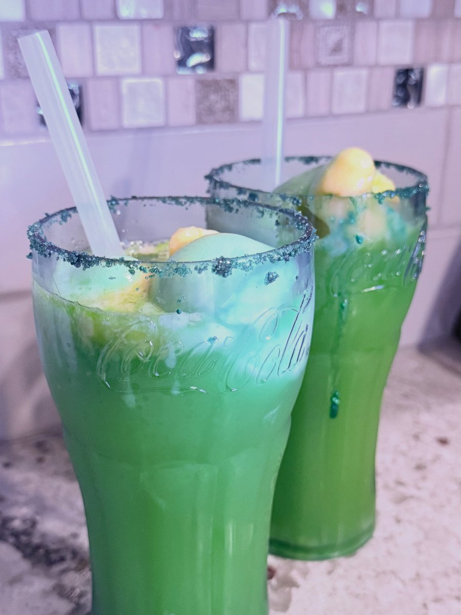 MagicallyEpicX's tweet image. Slime Time is NOW! 👻 We brought Ecto-Cooler back from the Afterlife as the perfect sip for our 1984 Ghostbusters family movie night!

Let us know if you want the secrets to this sinister sipper! ⬇️

#EctoCooler #Ghostbusters #FamilyMovieNight #Nostalgia #UniversalStudios #UOAP