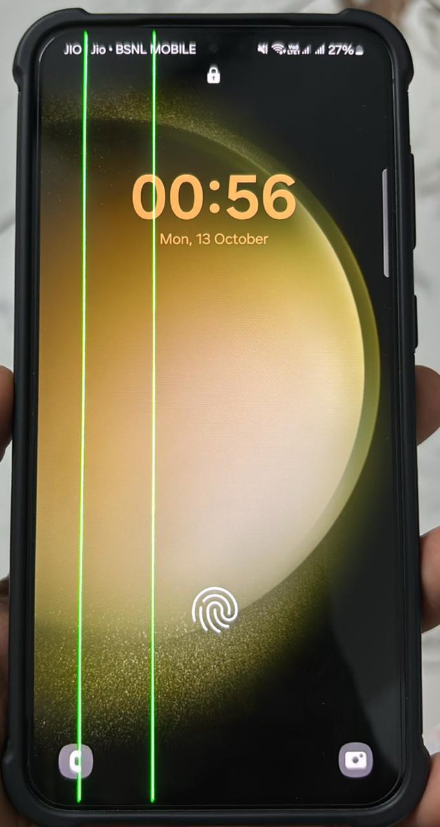 vijeshcdac's tweet photo. I bought my Samsung S23 Plus from the UAE in Feb 2024. I'm using it in India now, and suddenly a green line has appeared on the display. Really disappointed to see this issue in a flagship phone. @SamsungIndia @SamsungMobile https://t.co/KvKHXOh8HG