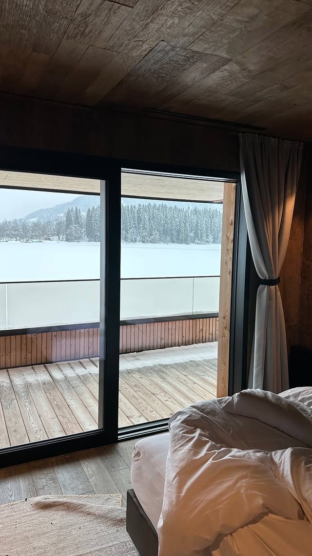 annsol_'s tweet photo. Waking up to this breathtaking winter view from my cozy retreat in Tyrol, Austria was such a memorable start to my holiday trip earlier this year. I gotta visit again😊 https://t.co/OX5IPbhx3z