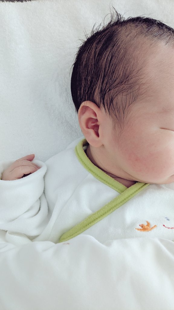 chrx36's tweet photo. 3人目産んだ👶♡
またまた男の子🐘🐘🐘
上2人は無痛、今回自然分娩で頑張った､､､！！！ https://t.co/cABJGzZ0Ij