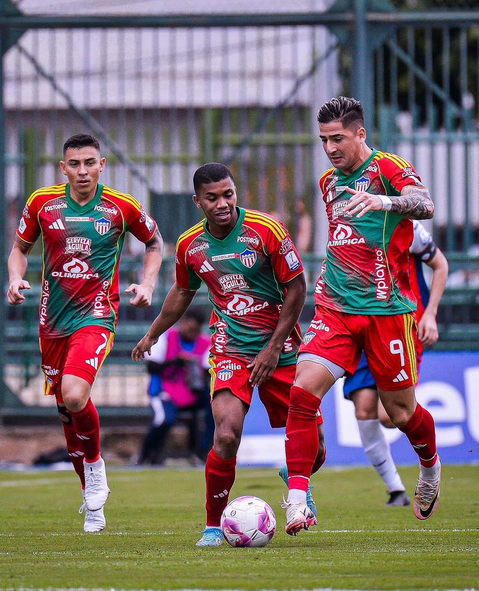 🤔 ¿Cuánto calificas el nuevo uniforme de <a href="/JuniorClubSA/">Junior FC</a>?